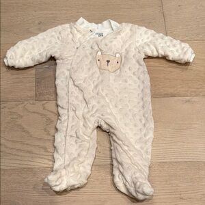 Chick Pea Cream Textured Bear Footie